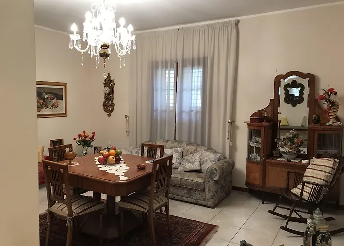Πανσιόν La Casa Di Fausto Cesarò